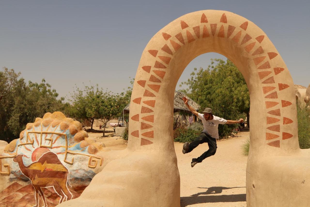 אכסניה אירוח מדברי לוטן *
